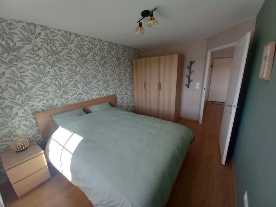 Neuf Bien Situe A Sainte Cecile Apartment